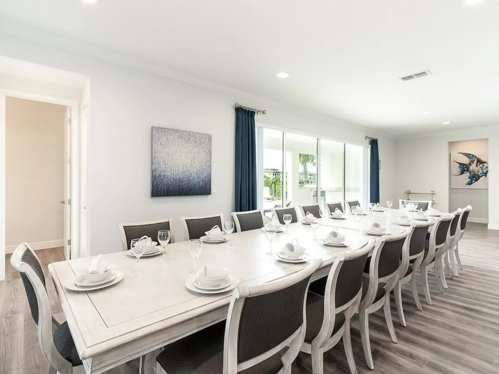 Luxurious 14br / 14ba Private Pool + Spa 14 Bedroom Home