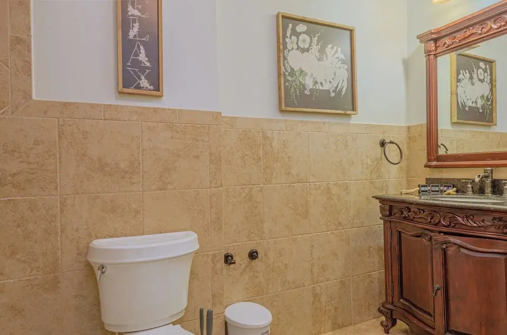 Relaxing 3BR Getaway with Pool and games