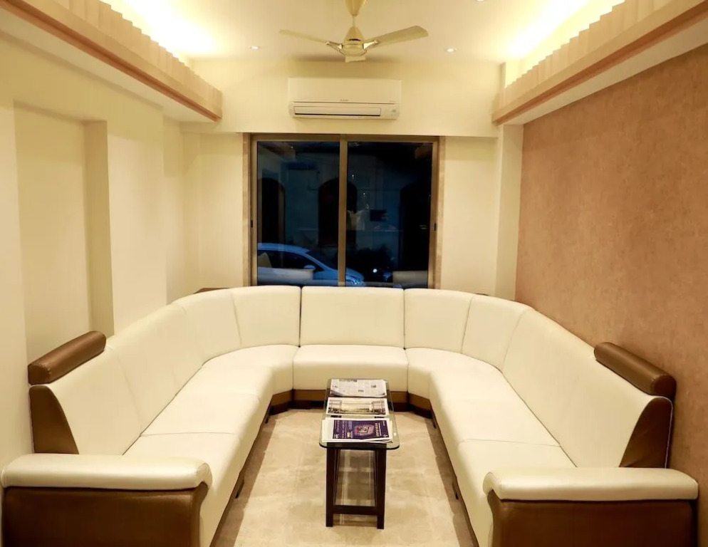 Hotel Lords, Fort