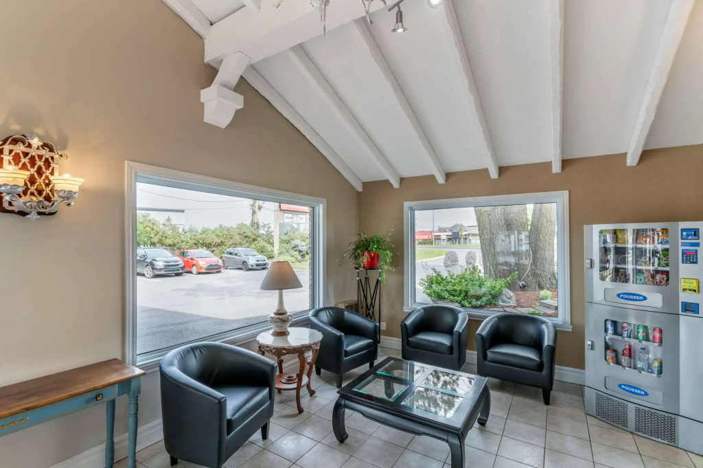 Econo Lodge Hotel Brossard