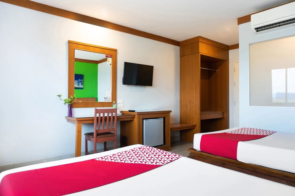 The Hopp Airport by OYO Rooms