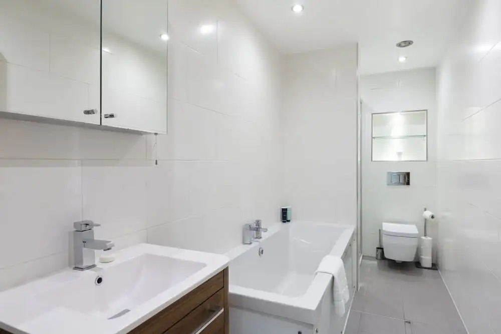 Modern & Cosy Apartment Close To Tube, Sleeps 5