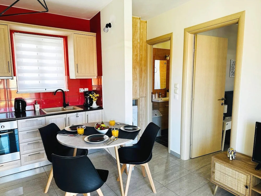 Cozy Snuggle- 2min To Beach, 6min Walk To Old Town