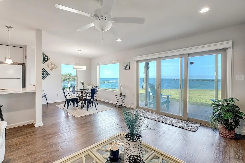 Chamingo 2 Bedroom Condo by Redawning
