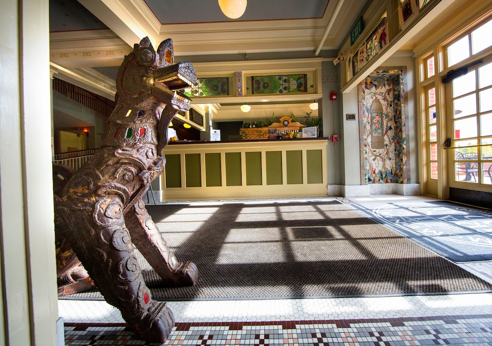 McMenamins Grand Lodge