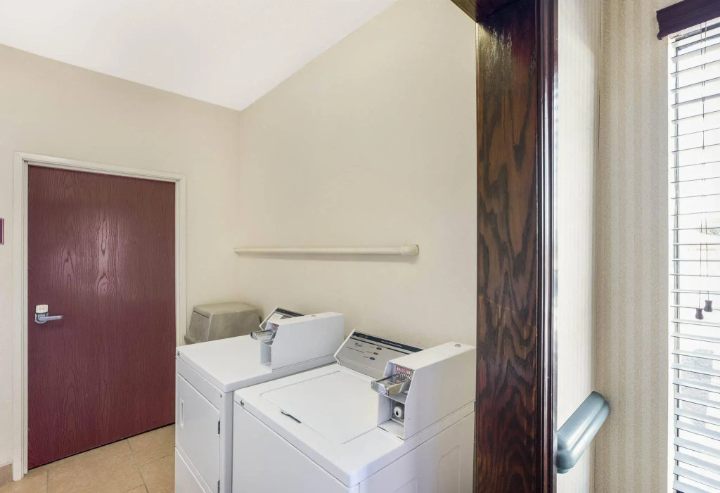 Comfort Suites Plainview