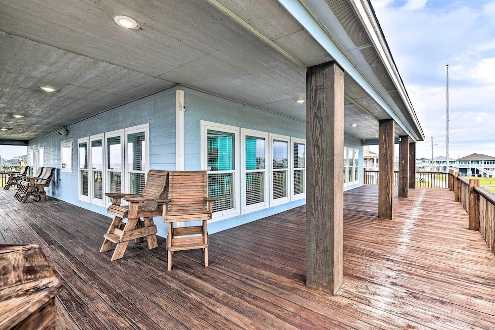 Group Getaway w/ Deck, Steps to Crystal Beach!