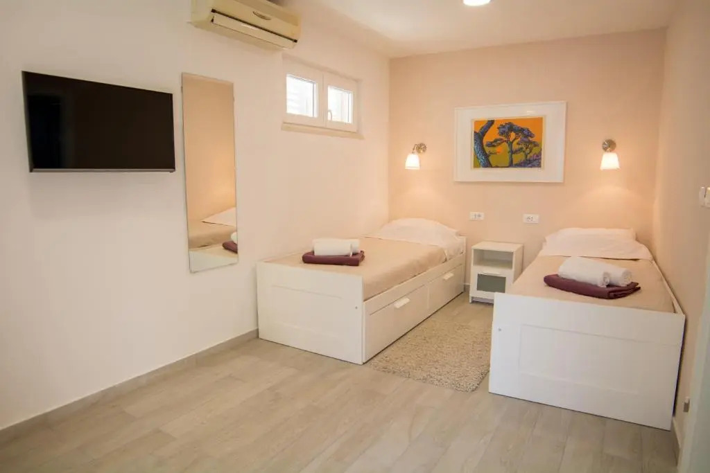 Zara Apartments