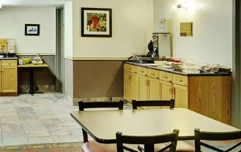 Thompsons Best Value Inn & Suites