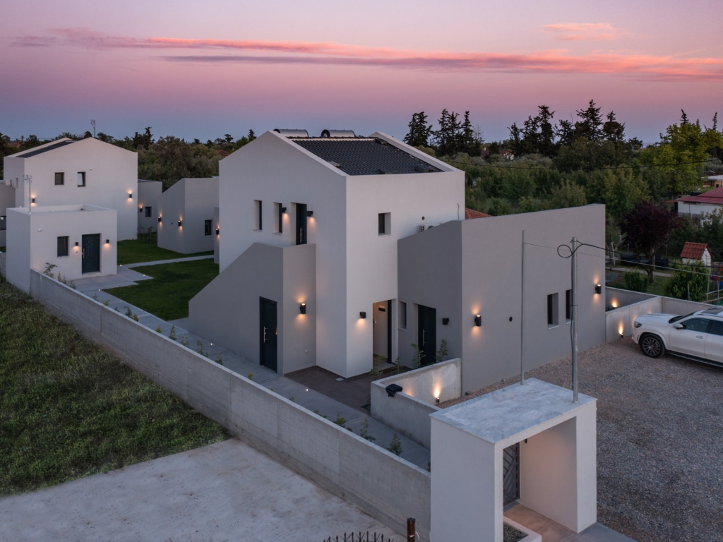 TheaSea Luxury Suites- Studio Suite 1