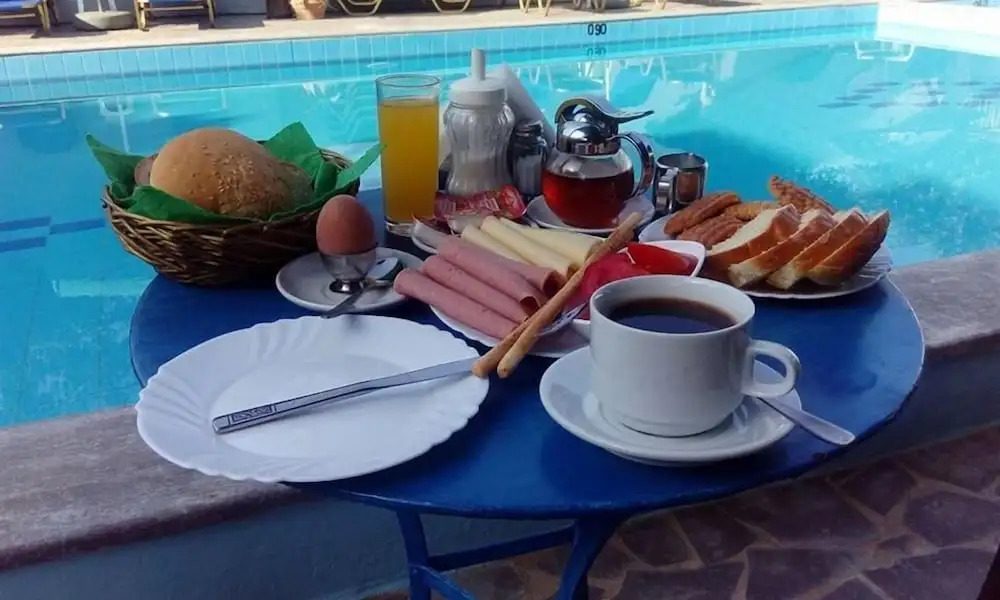 Elvira Hotel