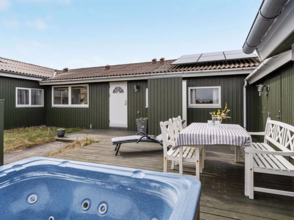 "Atanasij" - 450m from the sea in NW Jutland
