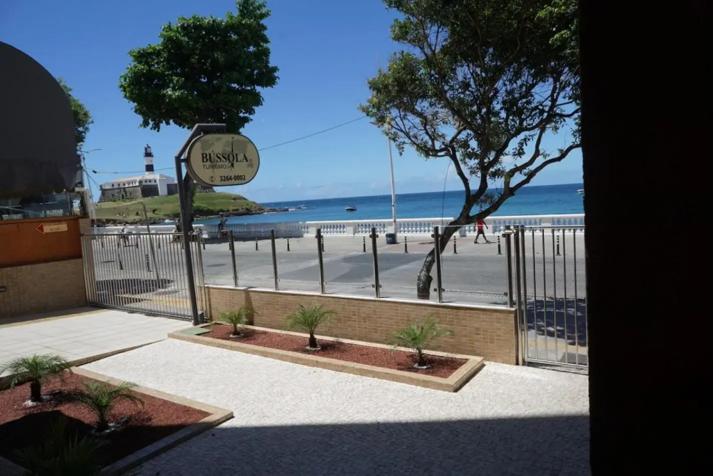 One-bedroom Apartment with Sea view and View to Farol da Barra Praiaville