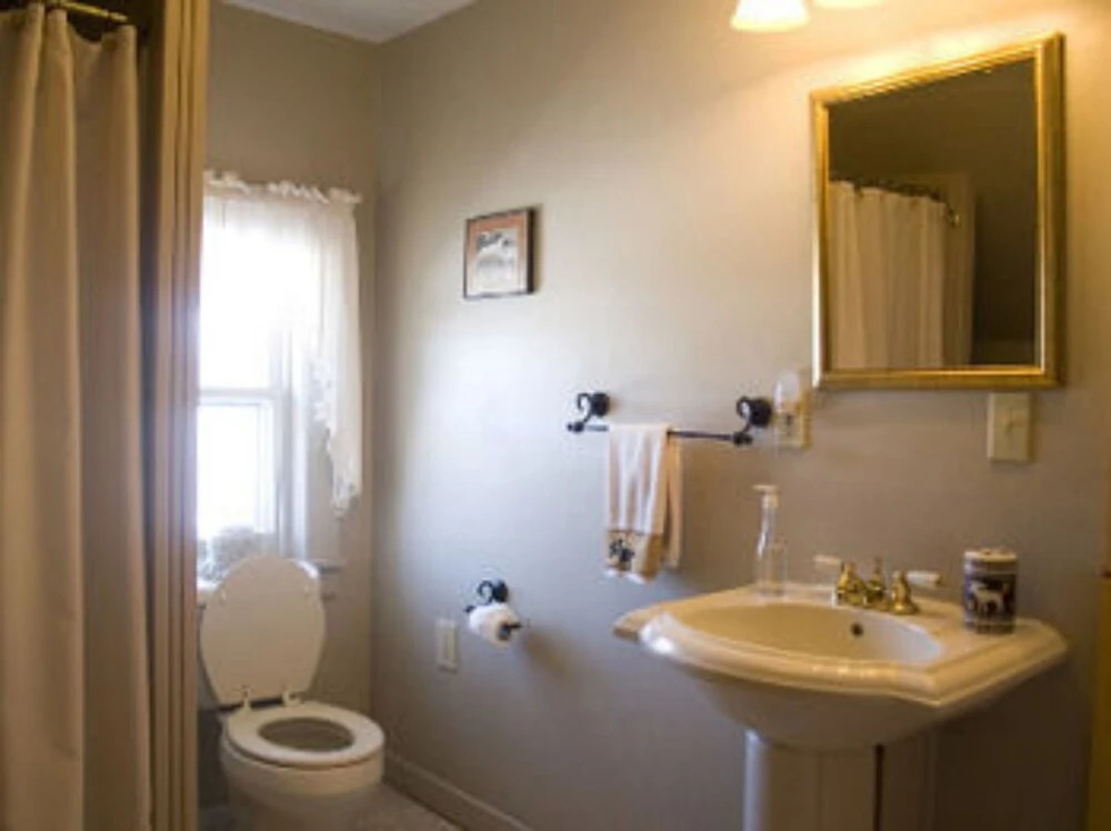 North Fork Bed and Breakfast/Gifts