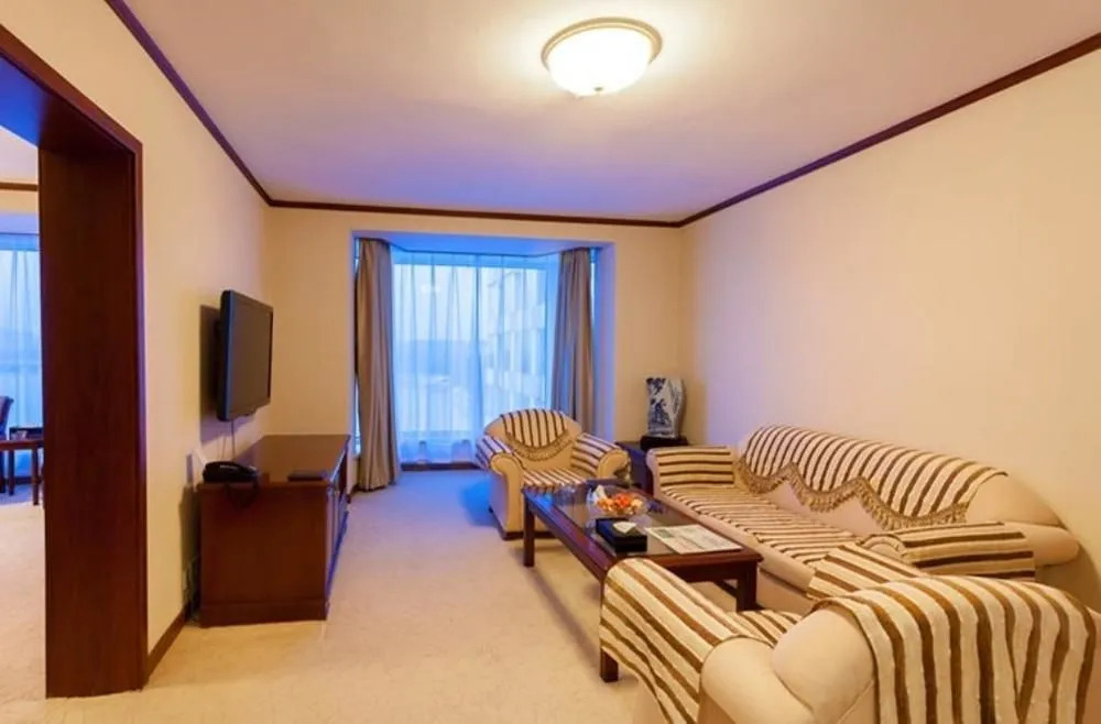 Changchun Celebrity Hotel