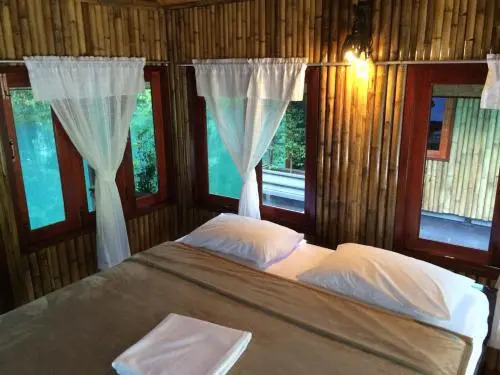 PraiwanRaftHouse แพไพรวัลย์