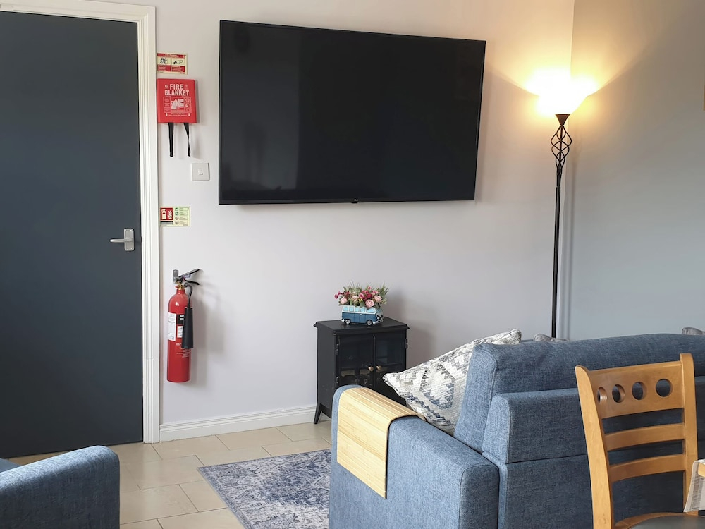 Shalom Apartment 98B