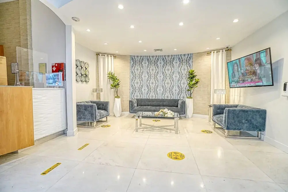 Private Apartment at the Congress