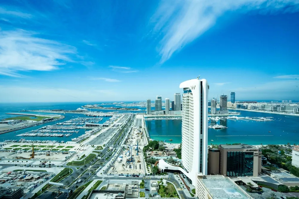 Dubai 360