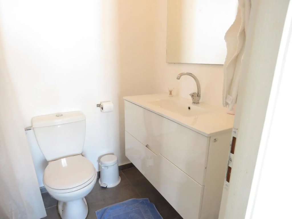 Renas House Smart Hotel