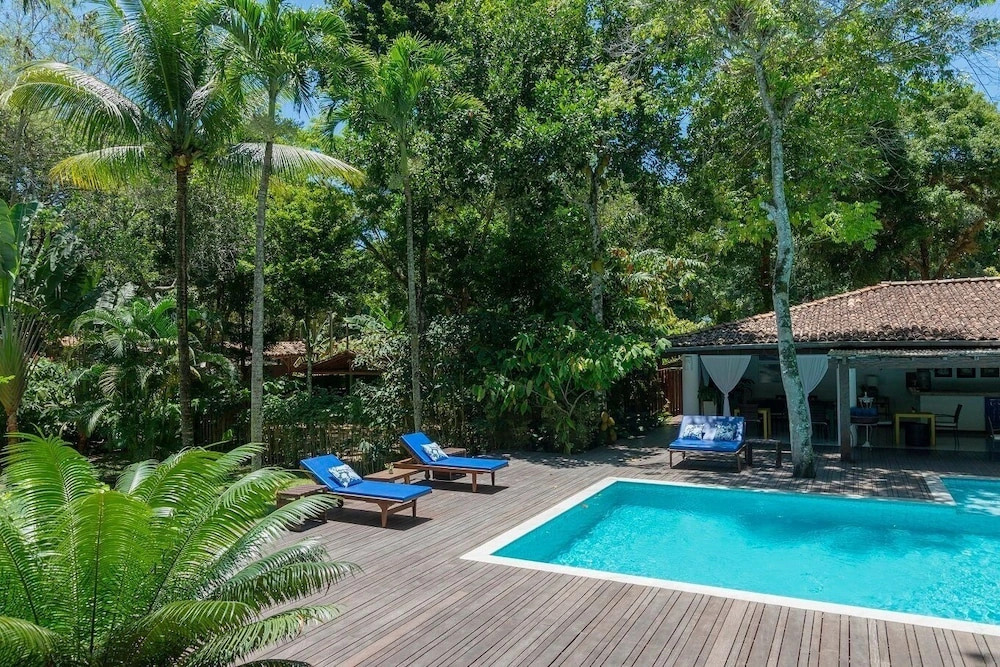 142D Casa com 03 Suítes em Trancoso