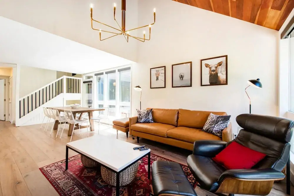 Pay Day Condominiums