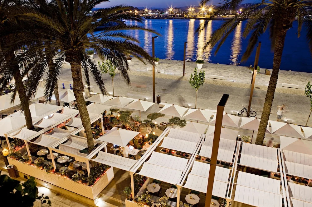105 Suites @ Marina Magna