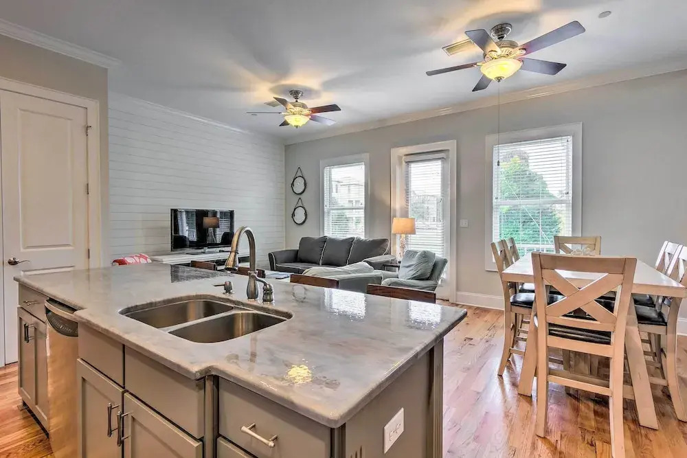 Home Near 30 A: Walk to Beach, Shops & Bicycles!