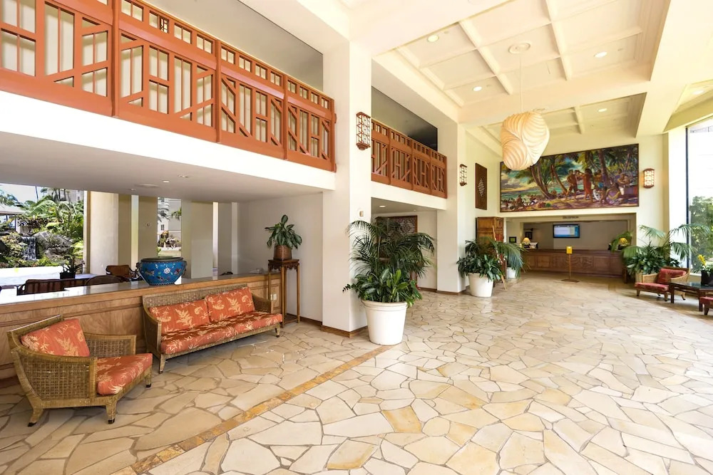 Kaanapali Shores Studio 642 Studio Bedroom Condo by RedAwning