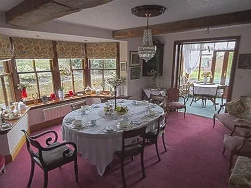 Crosshill House