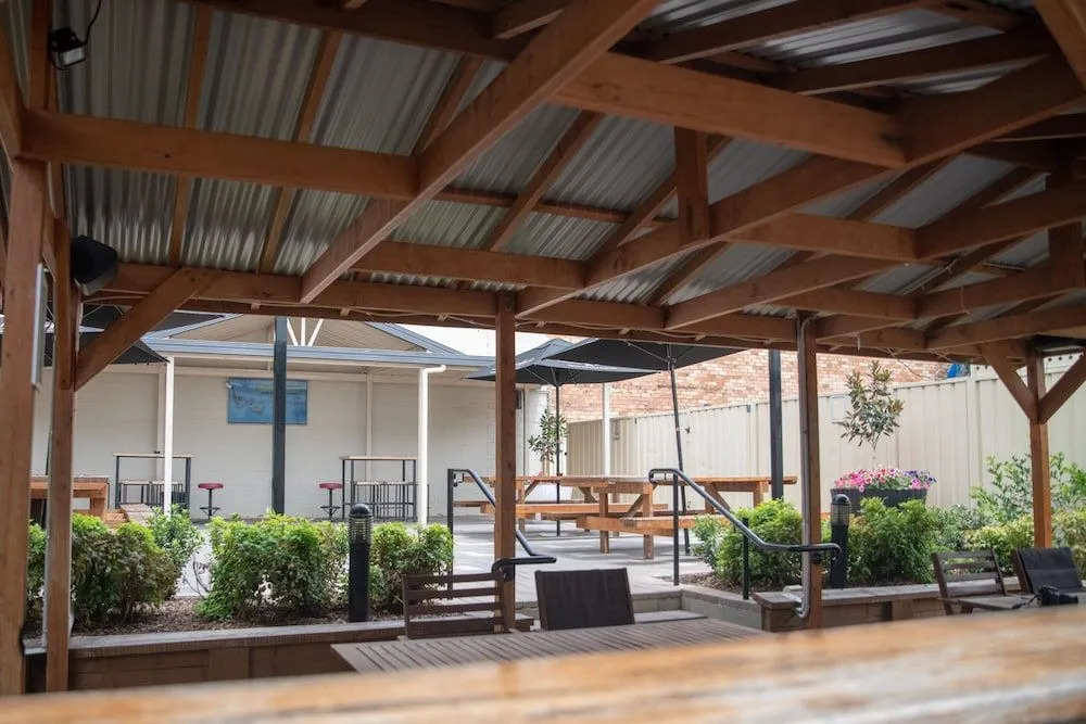 Castlereagh Hotel