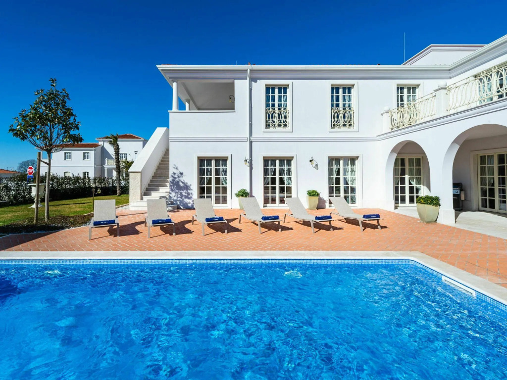 Posh Villa in Vabriga with High-End Kitchen & Pool
