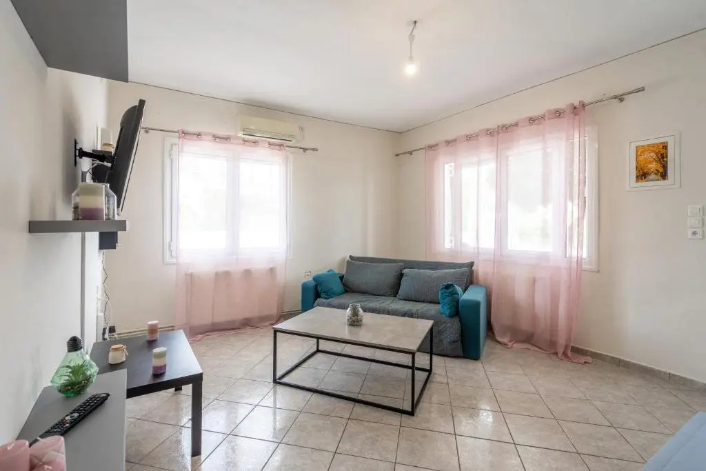 House 1 minute away from the beach