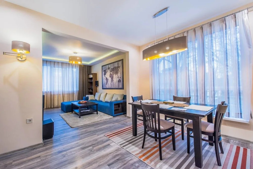 FM Deluxe 1-BDR Apartment with Balcony - Slaveykov street