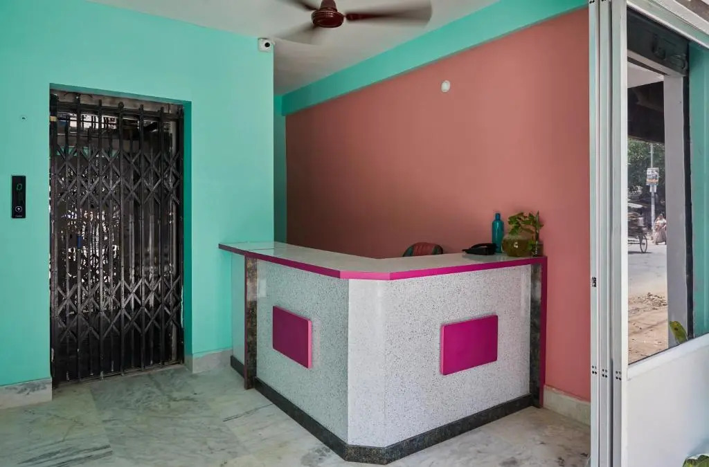 deb Guest House And Banquet hall