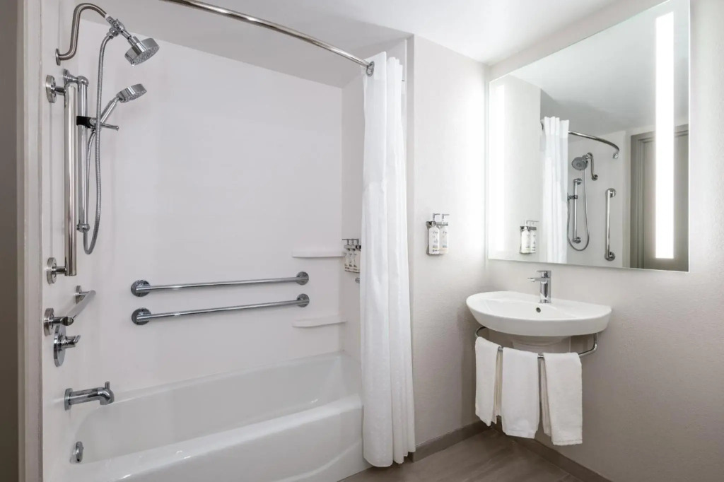 Holiday Inn Express & Suites Flowood by IHG