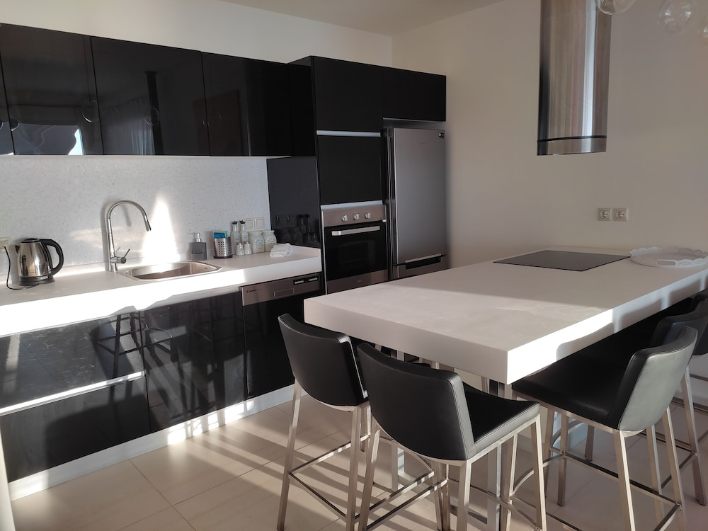 Okeanos Vine Luxury Villa