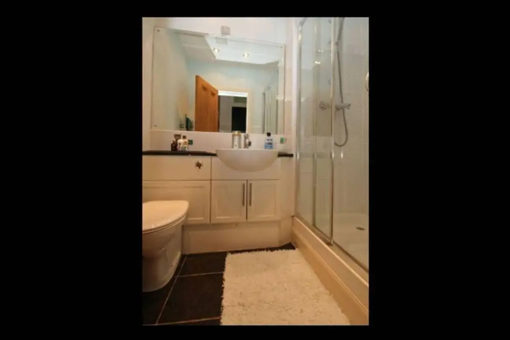 Central Waterfront Flat With Great Views