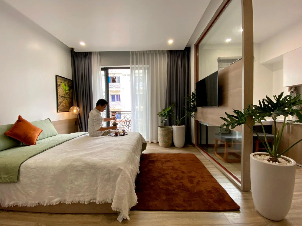 Hue Crown Boutique best hotel