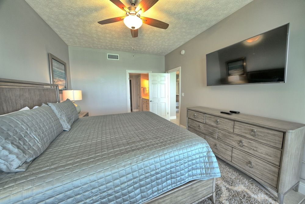 Gulf Front Condo with Beach Access and Beachside Pool - Unit 1604 by RedAwning