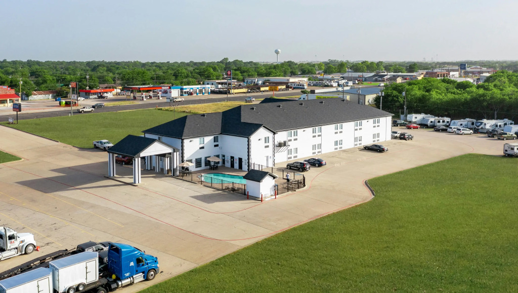 Atria Hotel and RV McGregor