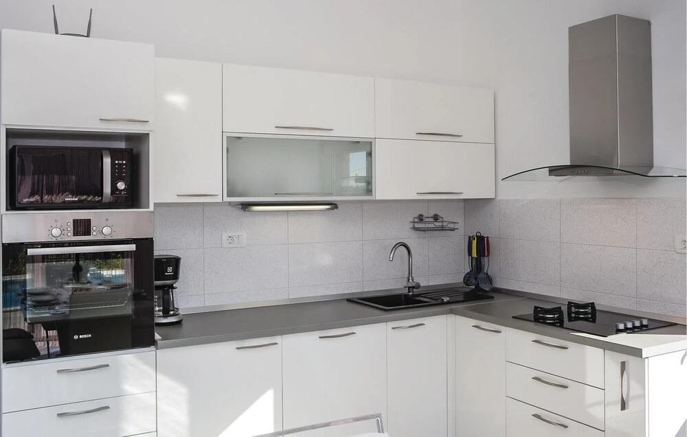 Nice Home in Kastel Sucurac With Wifi and 3 Bedrooms