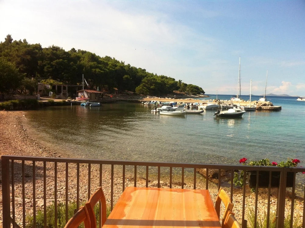 Apartment With one Bedroom in Murter, With Wonderful sea View, Balcony