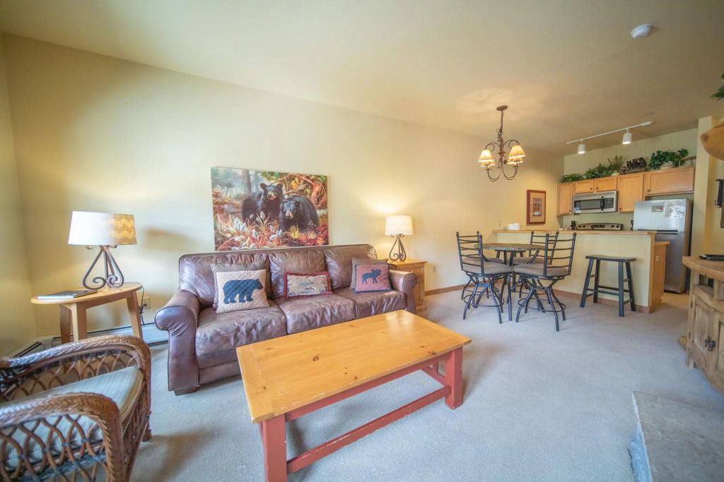 Upgraded 2bdr In Ge/walk To Slopes, Fireplace & Balcony 2 Bedroom Condo by RedAwning