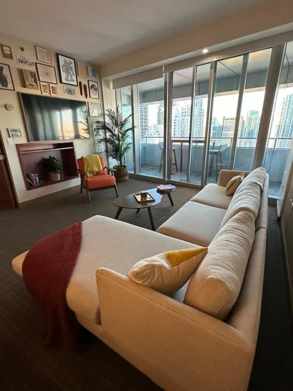 Brickell Floor 31 Sea View-Free Parking by Palermo Home