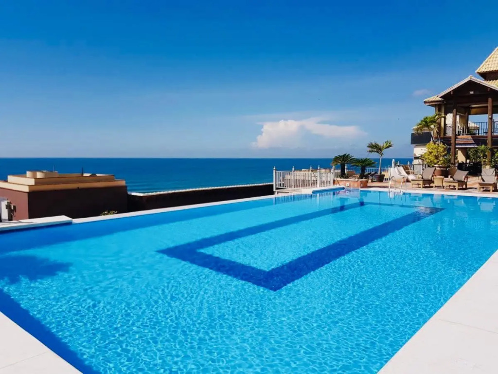 Exclusive 3 BDR, Gym & Pool, SeaView, Luxury Tower