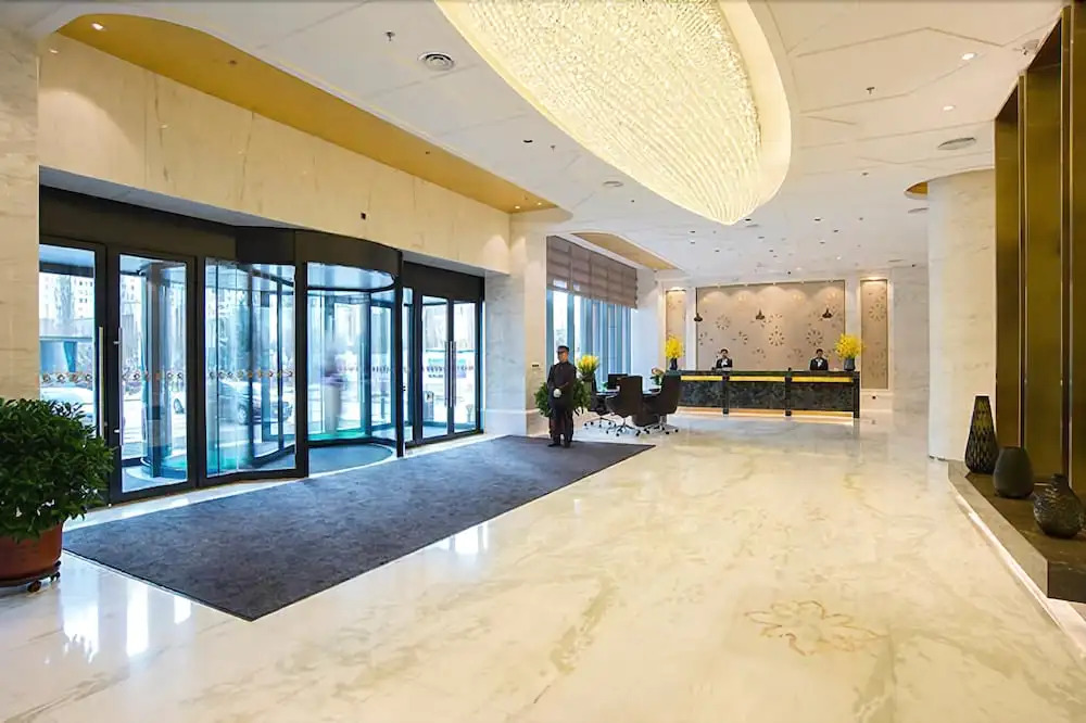 Rich Hotel