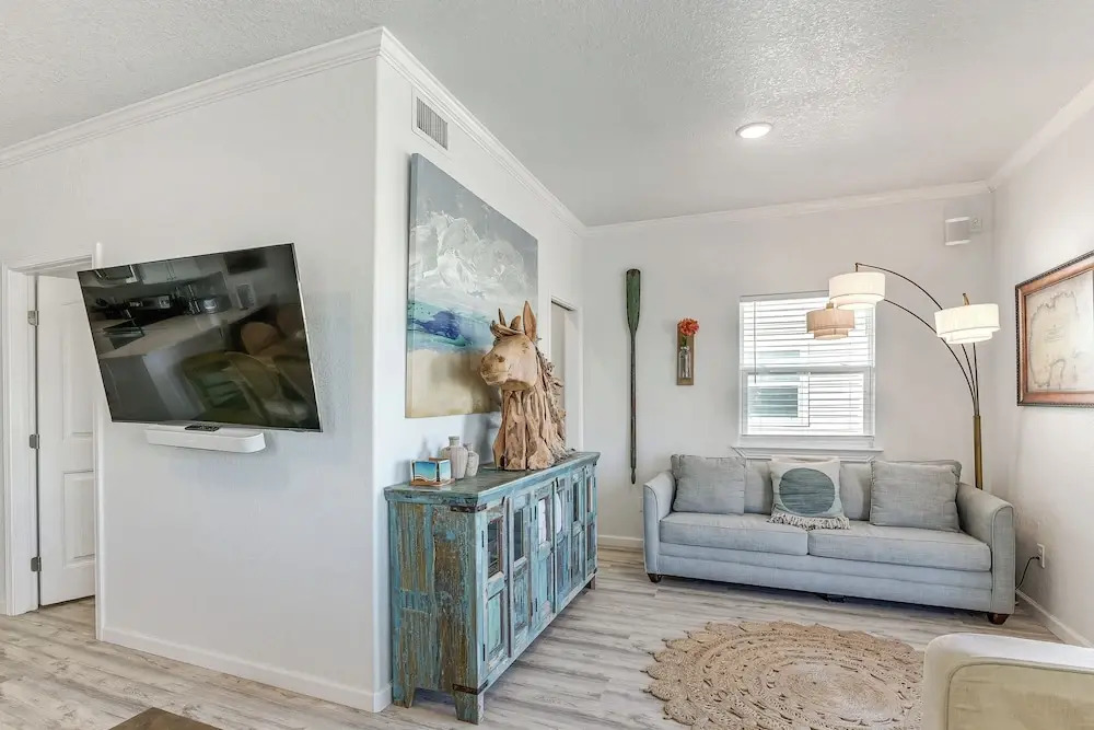 1 Min Walk to Beach: A Surfside Beach Favorite!