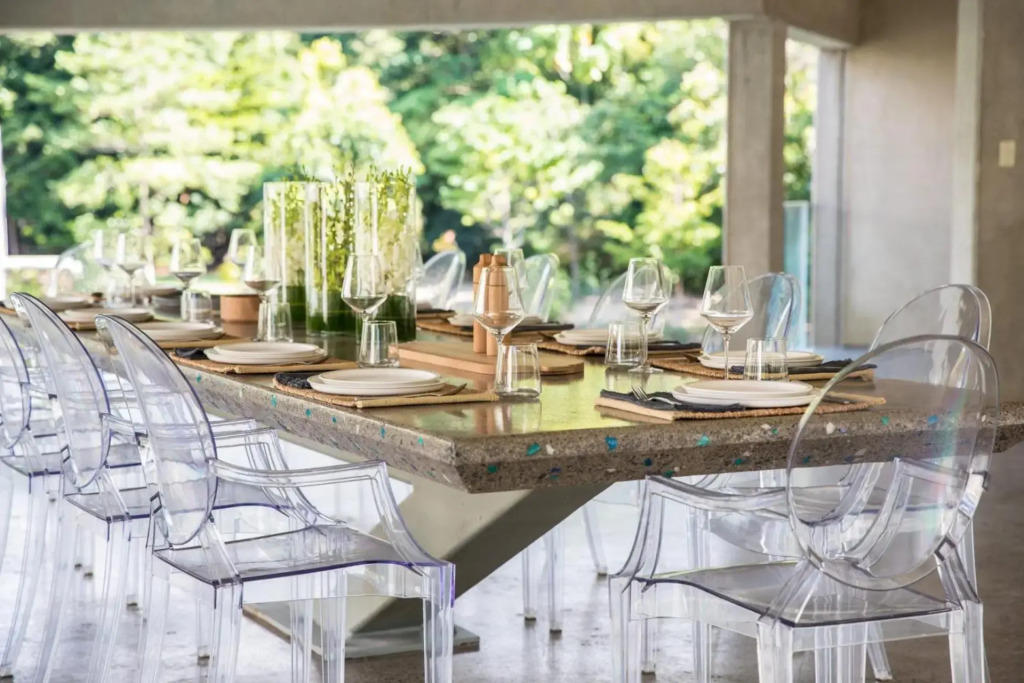 Alkira Award Winning Luxury Beachfront Rainforest Holiday House