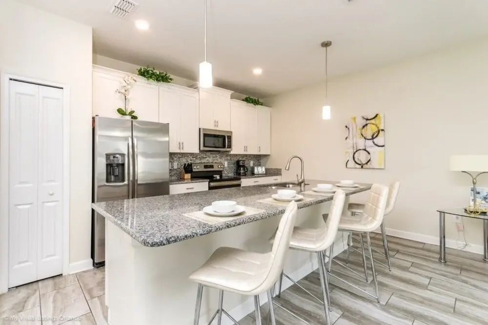 Amazing Story Lake Town Home Sleeps 8 With Pool 4 Bedroom Townhouse by Redawning